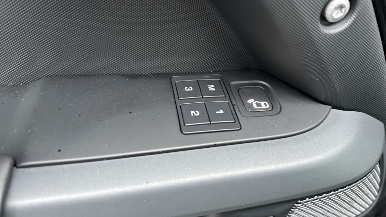 Land Rover Defender 3.0 P400 X 90 3dr Auto Petrol Estate